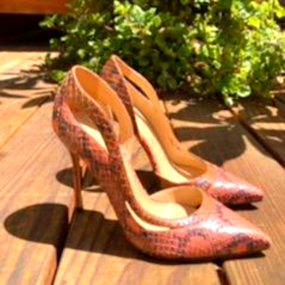 Sergio Rossi peach snake skin pumps